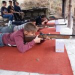 Zawody strzeleckie gimnajzalistów z powiatu górowskiego pozycja leżąc 2